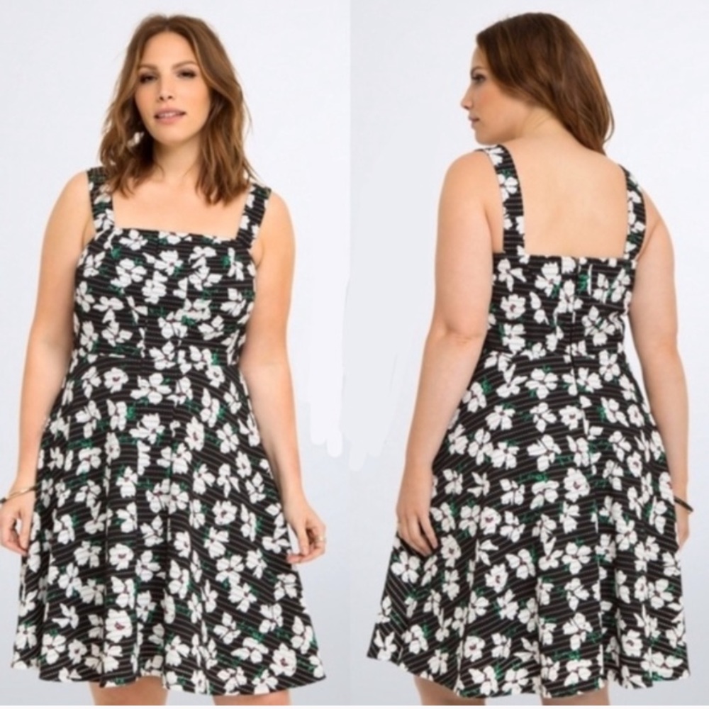 Torrid daisy dress